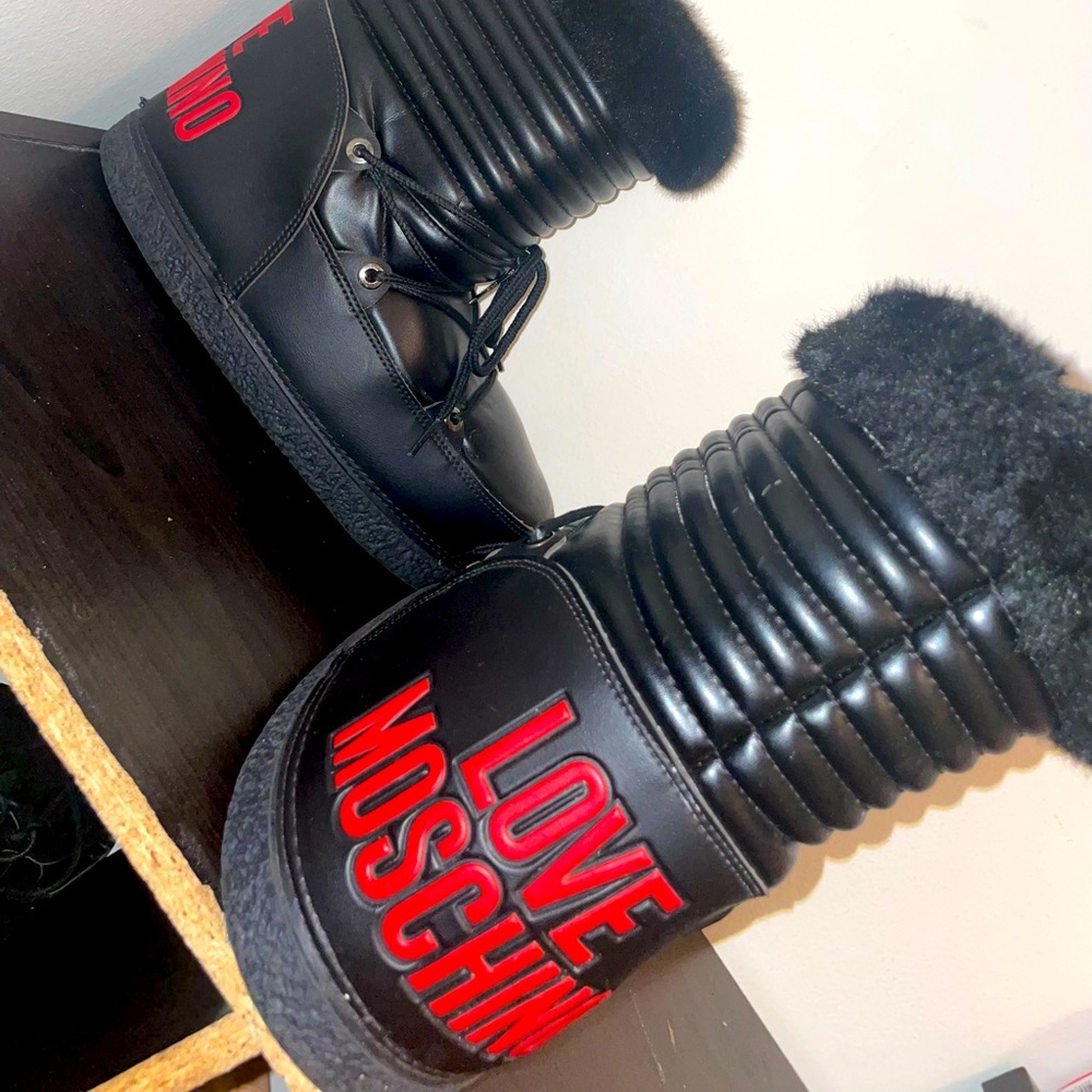 LOVE MOSCHINO moon boots